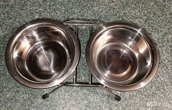 Металлическая двойная миска на подставке