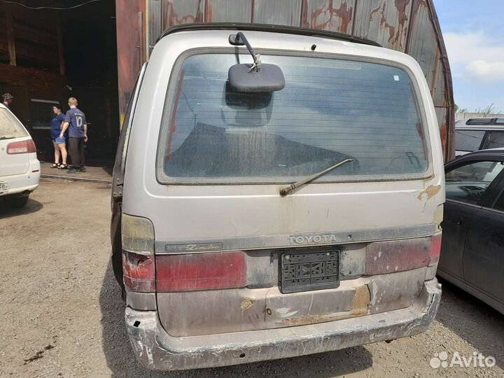 Авто в разбор на запчасти Toyota Hiace