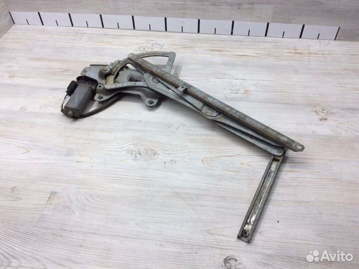 Стеклоподъемник электрический передний правый