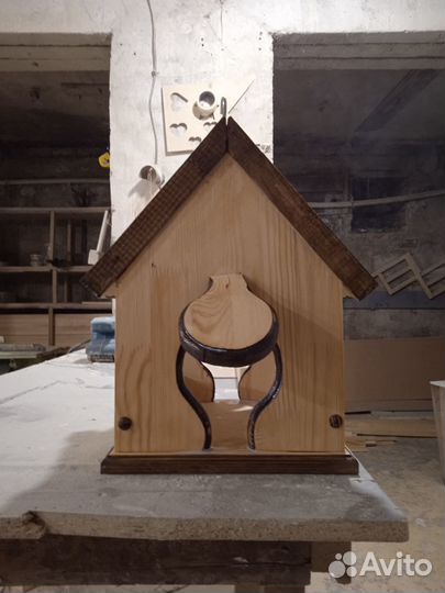 Кормушка для птиц из дерева
