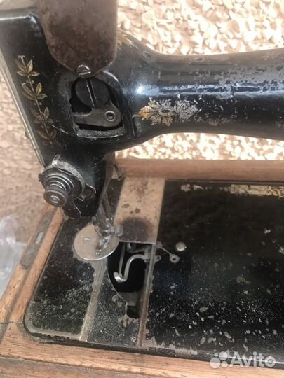 Швейная машина Singer
