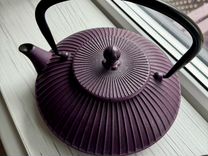 Чугунный чайник 800 мл (фиолетовый)