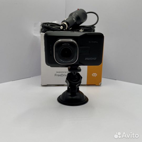 Видеорегистратор Digma FreeDrive 118