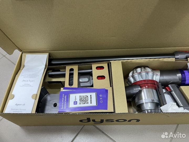 Пылесос Dyson v8