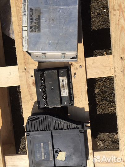 Мерседес 210 4.2 блоки управления