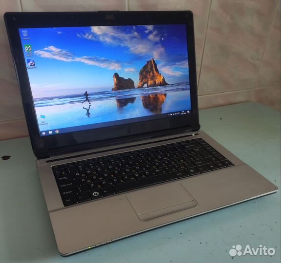 Замечательный ноут для работы учебы и развлечений