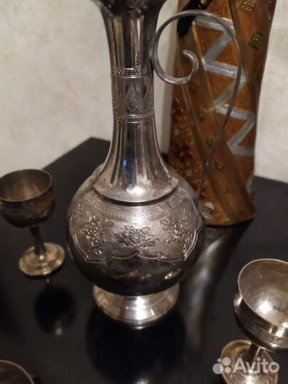 Латунь кувшин и 5 рюмочек