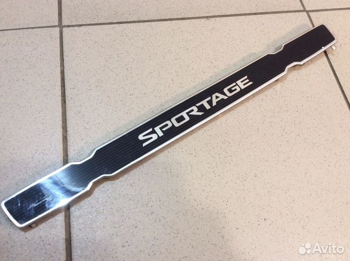 Накладка порога (внутренняя) передняя Kia Sportage