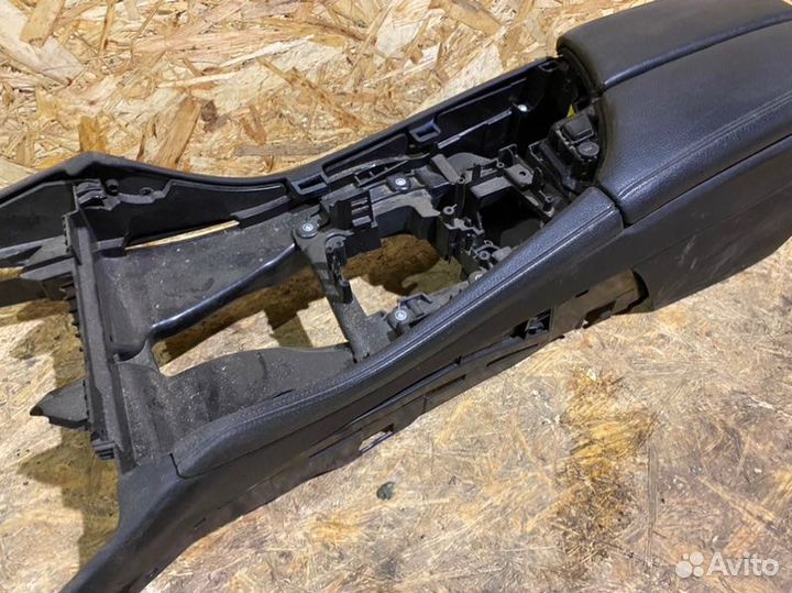 Подлокотник Bmw 535Ix F10 N55B30 2011