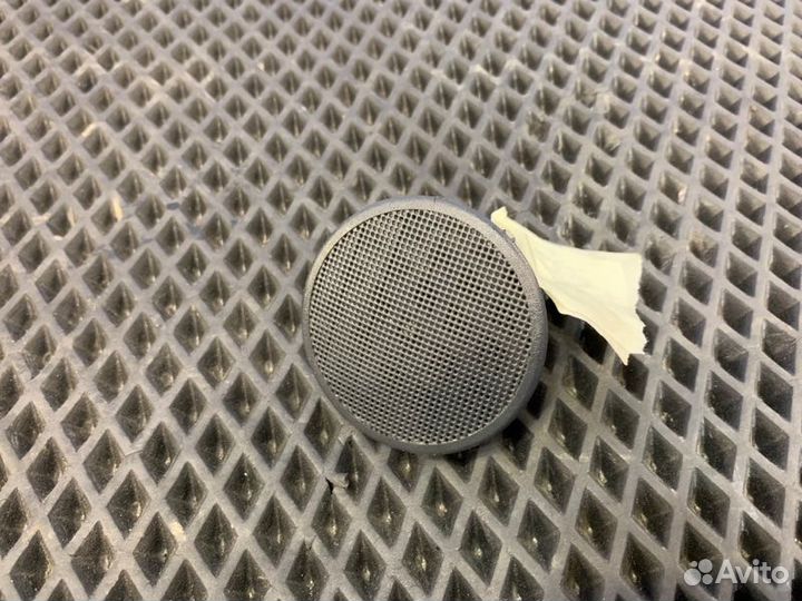 Решетка динамика в торпедо Renault Kaptur