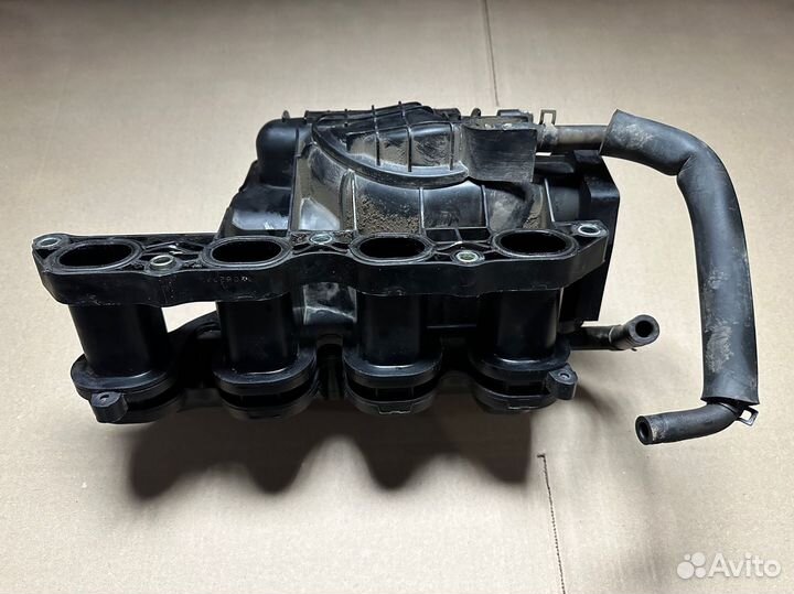 Впускной коллектор Kia Rio 3
