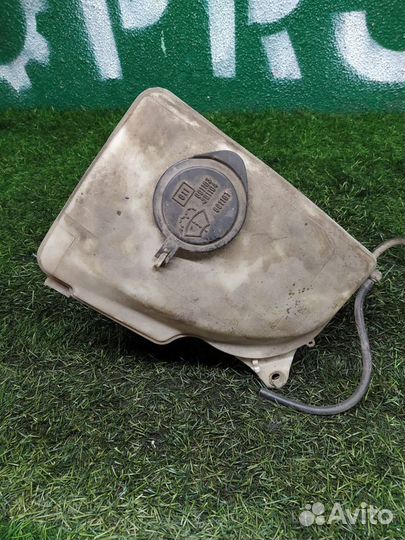 Бачок стеклоомывателя Toyota Corolla