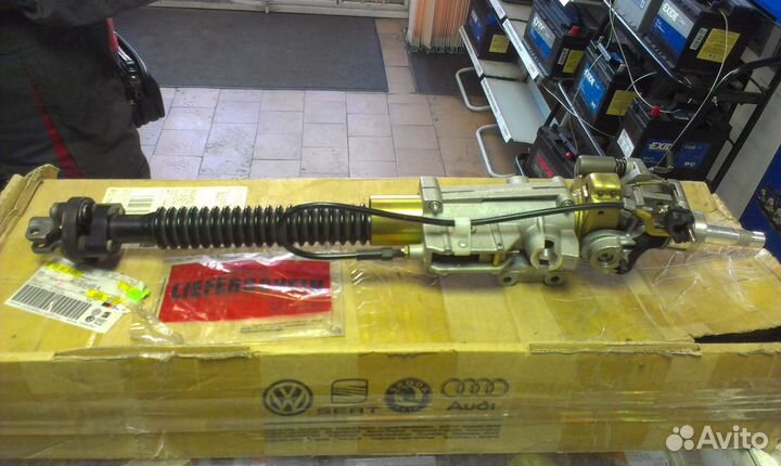 Колонка рулевая audia6 C4 новая