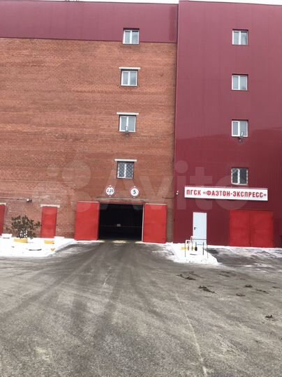 Гараж, > 30 м²