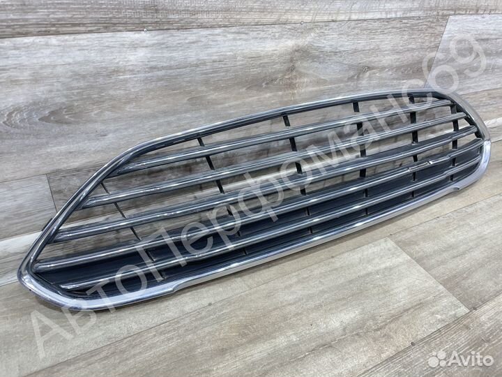 Решетка радиатора Ford Fiesta 6 (2012-2019)