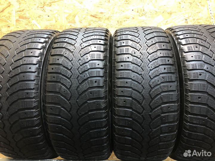 Bridgestone Blizzak Spike-01 225/55 R16