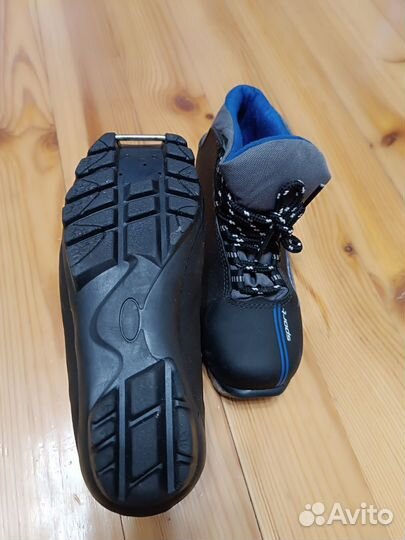 Лыжные ботинки классические