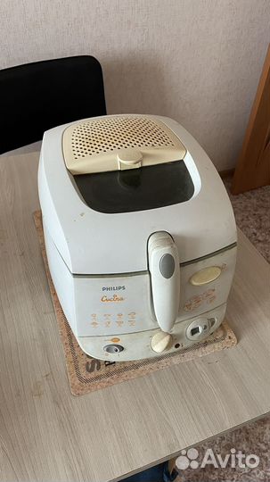 Фритюрница Philips Cucina HD6155