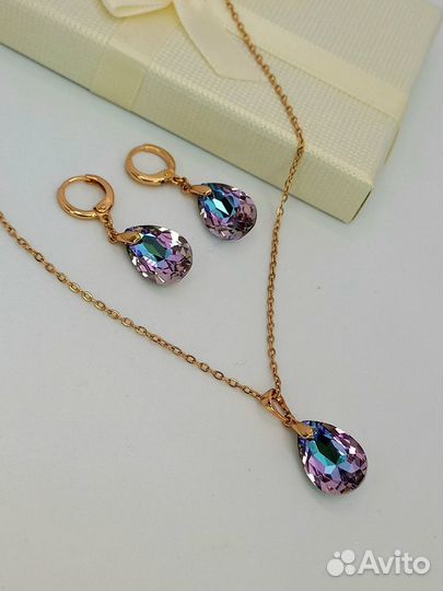 Серьги и колье с кристаллами Swarovski