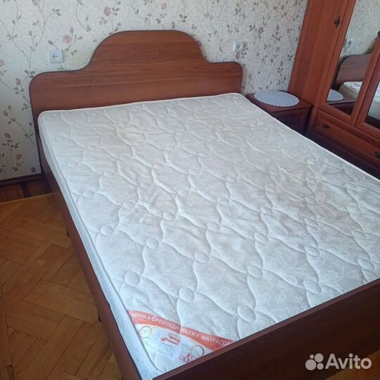 Кровать двухспальная 160*200 с матрасом