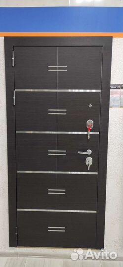 Дверь входная металлическая новая