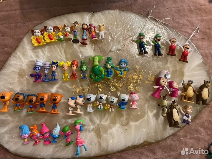 Фигурки киндеры, брелки коллекции