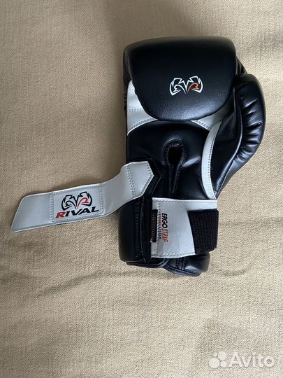 Боксерские перчатки Rival RS2V-2.0 Black