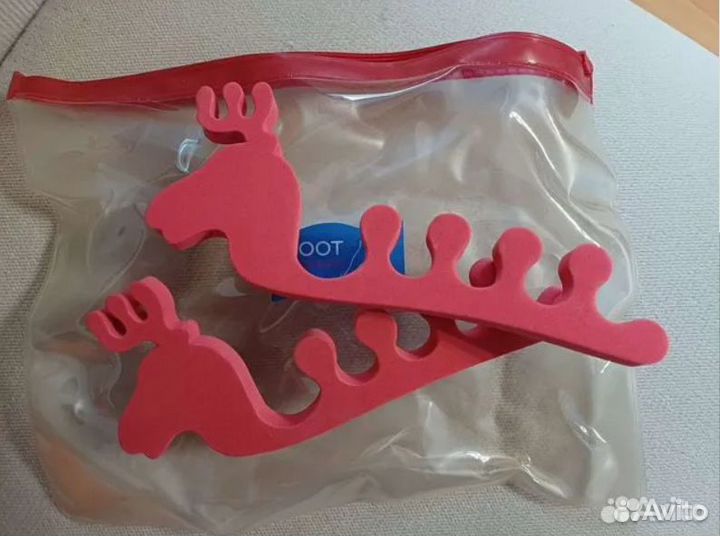 Разделители для пальцев ног в косметичке новые