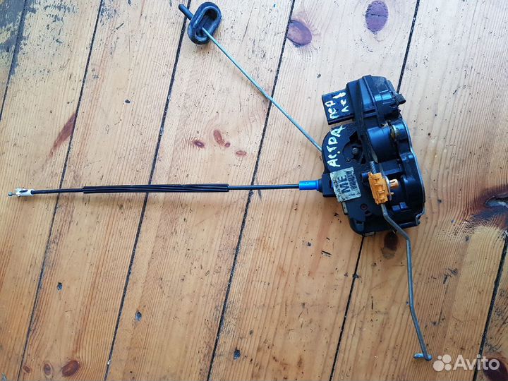 Замок двери Opel Astra J 2012 1.4 АКПП