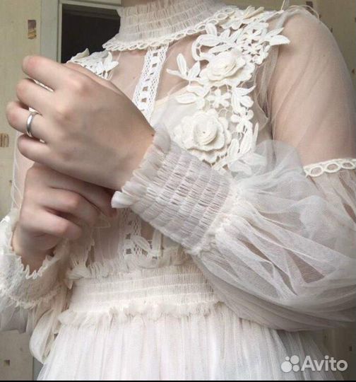 Винтажное платье с вышивкой