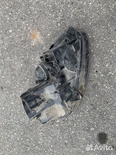 Фара левая с дефектом Volkswagen Jetta Golf 5