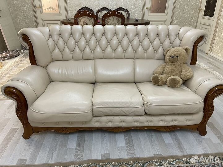 Кожаный диван раскладной и кресла