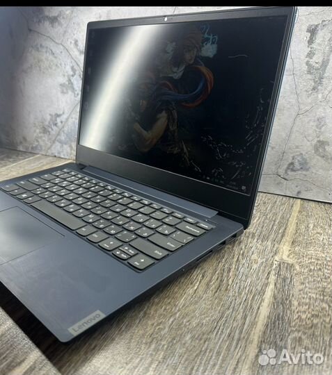 Ноутбук Lenovo i3-8145U/FullHD/4/SSD/IPS