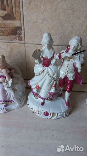 Кукла фарфоровая