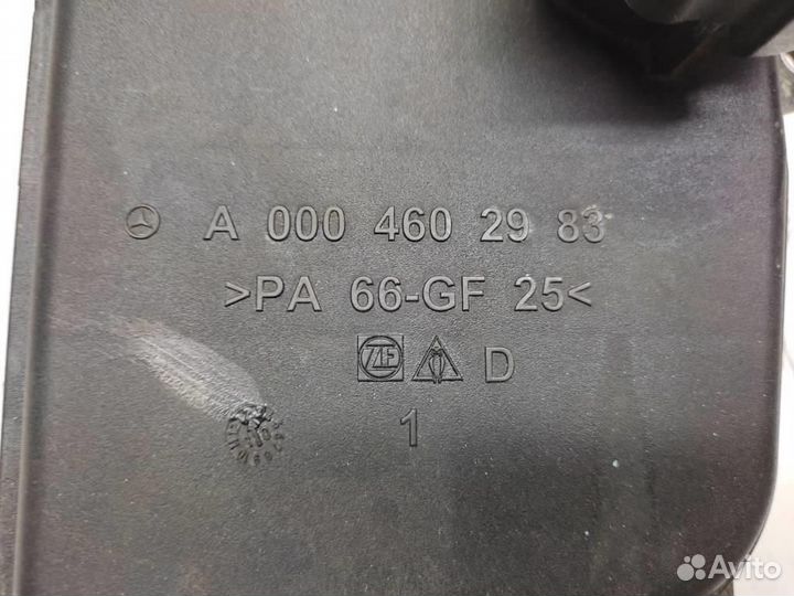 Бачок гура w204 C-class 271.860