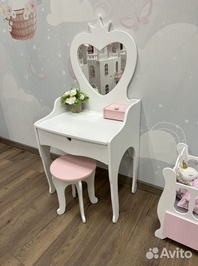 Туалетный столик для девочки