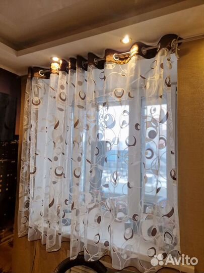 Тюль и карниз