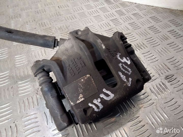 Суппорт передний Пежо 307