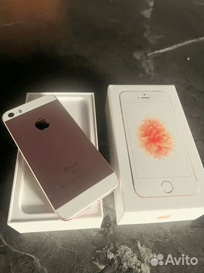 iPhone SE, 32 ГБ