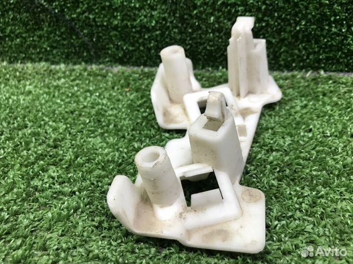 Кронштейн Renault Fluence 2010