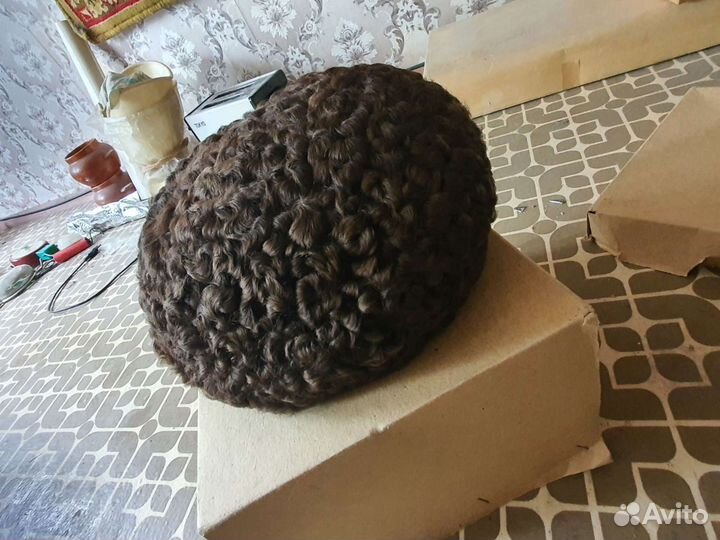 Шапка каракуль женская