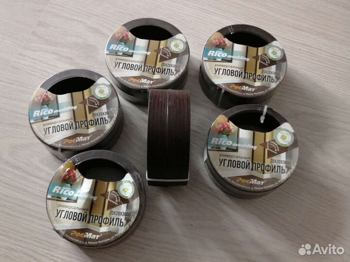 Профиль угловой декоративный защитный пвх венге