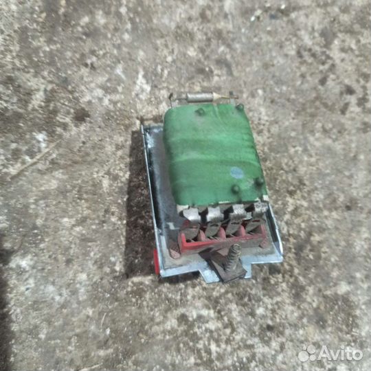 Резистор отопителя Volkswagen Passat B5