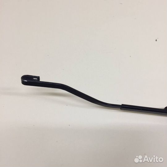 Поводок стеклоочистителя передний правый Toyota Ra