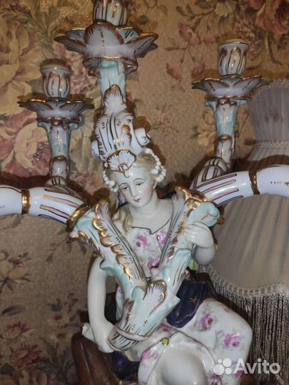 Фарфоровый подсвечник