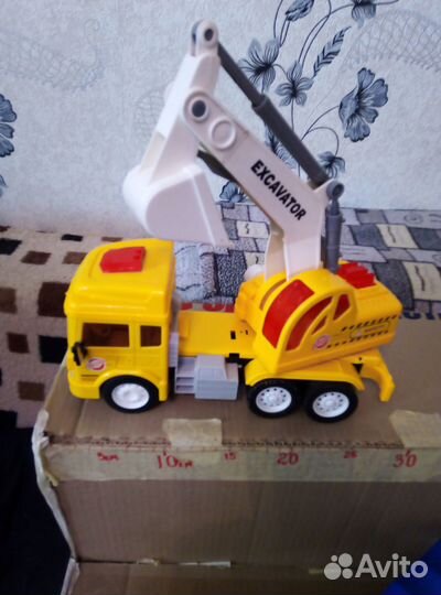 Игрушки машины пакетом