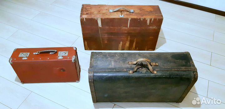 Чемоданы старинные