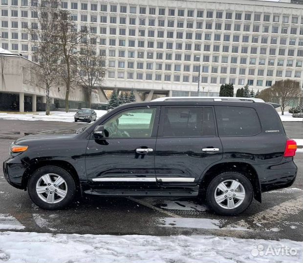 Автомобиль на запчасти Toyota Land Cruiser 200