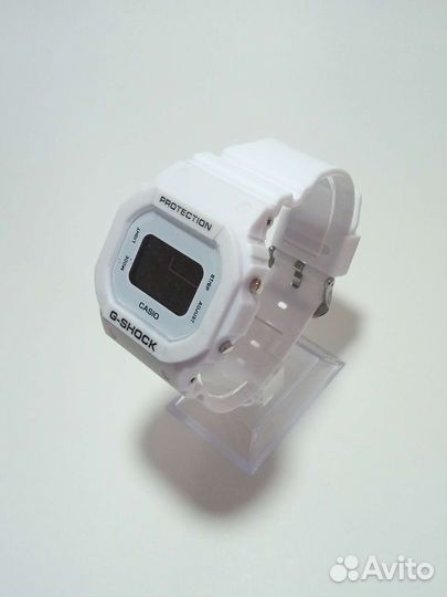 Часы Casio G-shock белые