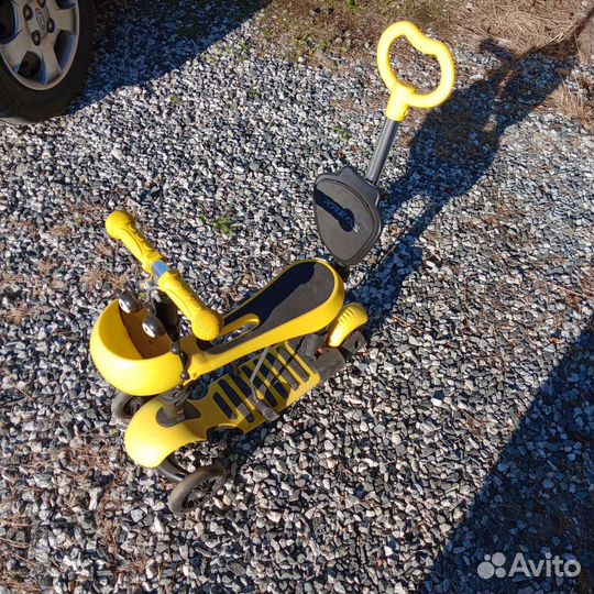 Самокат с родительской ручкой